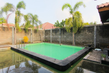 homestay-di-jogja-dengan-kolam-renang-rasa-villa-palagan