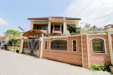 villa-di-jogja-dekat-malioboro-elvarette